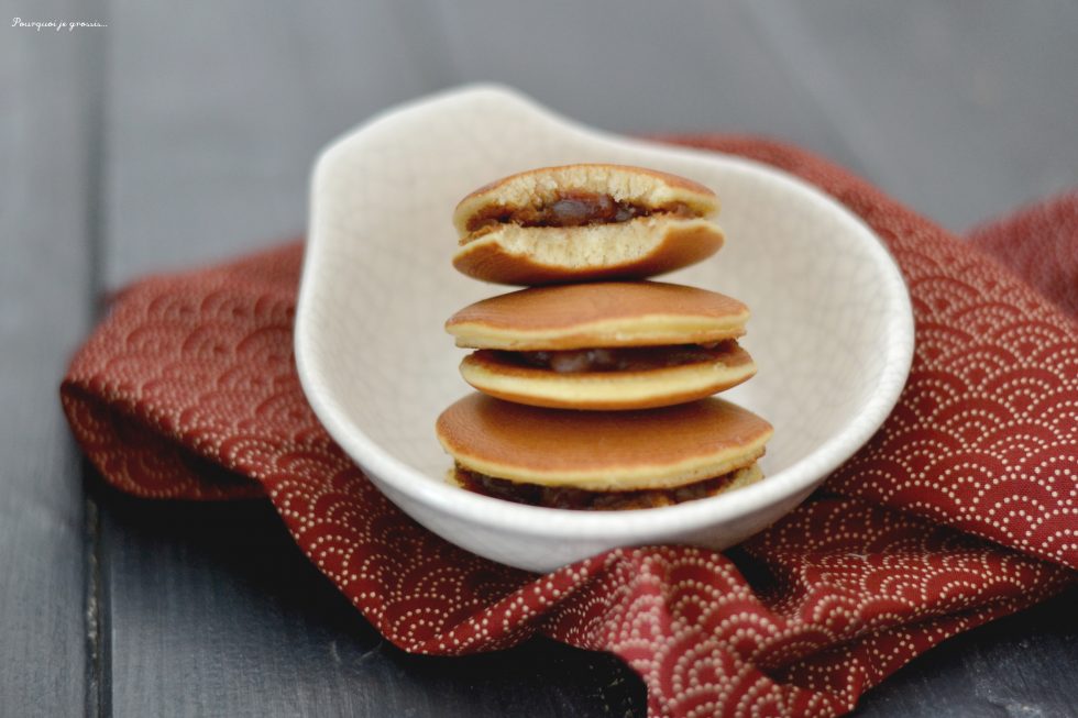 Dorayaki Petites crêpes japonaises, fourrées à la pâte de haricots rouges azuki.